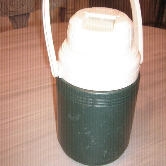 Coleman Cooler Model No. 5542 3.5 Quart - Picture 1 of 3